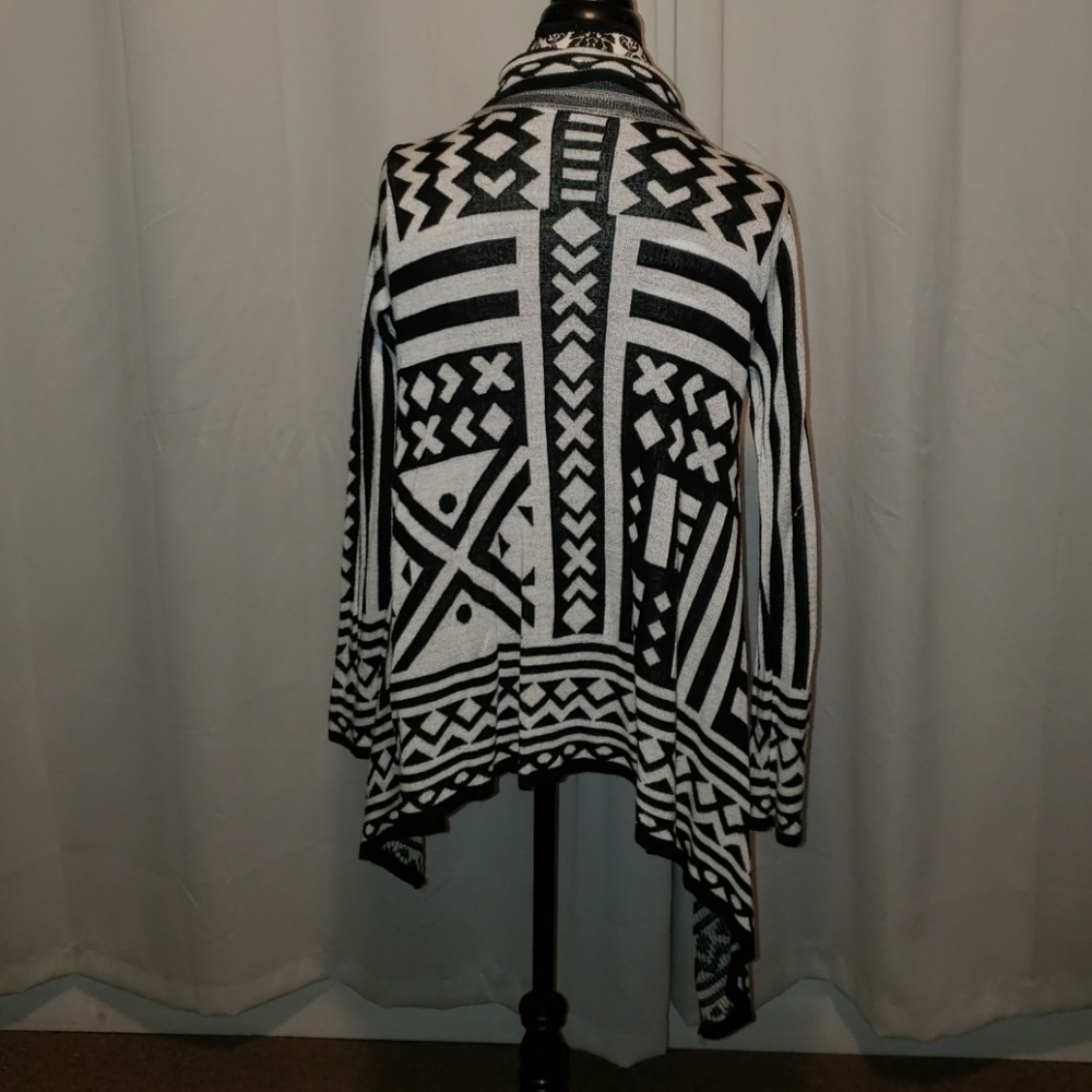 Light weight cardigan - Picture 2 of 3